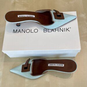 Manolo Blahnik Women's Kitten Heel - Madrigal Linen Baby Blue